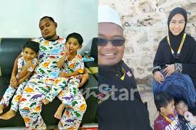 Hari ni nak cerita kisah baju raya sedondon kami suami isteri sepanjang 4 kali berhari raya bersama. Diarah Oleh Isteri Pakai Baju Tidur Sedondon Suami Tarik Nafas Panjang Sebelum Keluar Bilik Pelik Benar Coraknya Masuk Saja Rumah Dia Seronok Sangat Viral Mstar