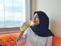 Khasiat minum teh hijau boh 6 manfaat teh hijau bagi kesehatan tubuh selama ini konsumsi teh hijau diketahui hanya bisa membantu proses pembakaran kalori, sehingga baik bagi anda yang ingin menurunkan berat badan. Nak Kurus Minumlah Teh Hijau Ini 5 Lagi Manfaat Teh Hijau Yang Anda Perlu Tahu