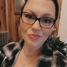 This is such a great Christmas Tree DIY ornament Idea for anyone to do  using some glasses from a loved one that has passed away or you could use a  old pair