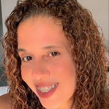 Corpos de vítimas de acidente em Manguinhos são identificados: Pai, filha e  amigo estavam voltando de uma festa de casamento em Jacaraípe. As vítimas  foram identificadas como Edilson Carlos da Silva, Kézia