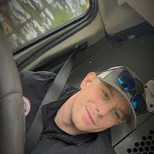 Who can remove and replace a bathtub in Mount Sterling, Ohio?