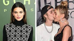 Video has surfaced of justin bieber and kendall jenner dining together in paris. Kendall Jenner Glaubte Nicht An Liebe Von Justin Und Hailey Promiflash De