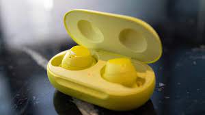Berikut adalah perbezaan warna topi keselamatan mengikut kepada pemakainya: Samsung Galaxy Buds Yellow Amazon