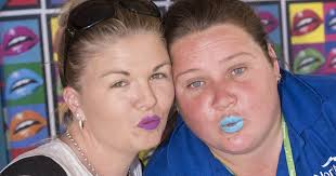 Bright lips are raising ships at Billabong House