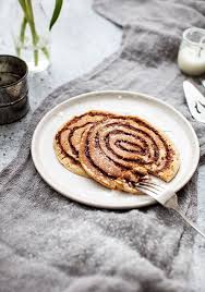 Pancakes Au Tourbillon De Caramel A La Cannelle Trois Fois Par Jour Recipe Cinnamon Pancakes Food Baked Caramel