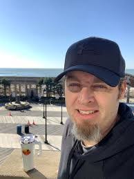 Vincent Nardi's Instagram, Twitter & Facebook