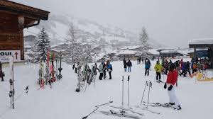 Sneeuw is de allerbelangrijkste factor voor een geslaagde wintersportvakantie. Sneeuw In Oostenrijk We Kunnen Geen Kant Op Rtv Drenthe