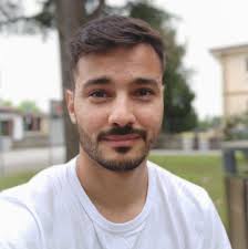 Siamo due persone in cerca di lavoro, un uomo di 21 anni e una donna come  aiuto cameriera di sala e cameriere piano con affitto alloggio 3298032617