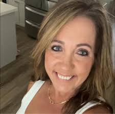 Photographers for family mini sessions in Fredericksburg?