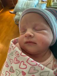 Those cheeks!! Baby Everleigh 💛