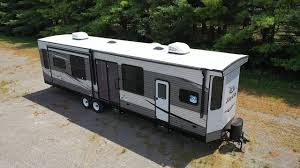 Select your rv type, choose from a set of desired features, such as bunk beds, slide outs or construction type, set length or weight requirements and filter. 2021 Jay Flight Bungalow Travel Trailer