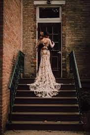 Earthy Boho Riverwood Mansion Wedding In Nashville Tn Junebug Weddings Nashville Wedding Dress Bohemian Wedding Dresses Professional Wedding Photographer