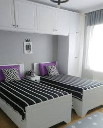 Ev Dekorasyon Dunyasi On Instagram Cocuk Odasi Kosemizde Sade Ve Guzel Bir Oda Var En Guzeli Dolaplar Ayrica Yer Kapl Con Imagenes Dormitorios Hogar Decoracion Hogar