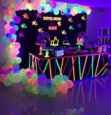 Fiesta De 15 Anos Tematicos Temas Para Xv Anos Fiestas De 15 Anos Modernas Fiesta De 15 An Fiesta Neon Fiestas De Cumpleanos De Neon Decoracion Fiesta Neon