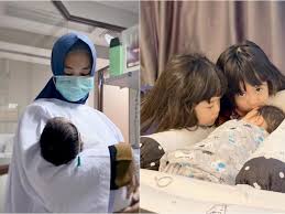 Fitnah wanita anak harta i ustazah oki setiana dewi. Anak Keempat Oki Setiana Dewi Sudah Pulang Ke Rumah 2 Kakaknya Rebutan Pengen Cium Indozone Id