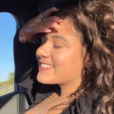 hi!! my name is jenan halawa and i've from tinley park, illinios (suburb  near chicago) i recently committed to marquette and will be majoring in  psych and poly sci