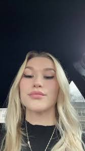 Sondra Erb's Instagram, Twitter & Facebook