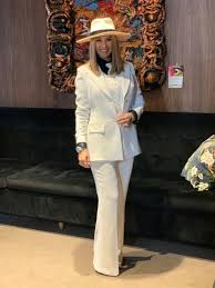 „adevărurile și convingerile curate trebuie rostite fără teamă! în: Anamaria Prodan ApariÅ£ie De Aproape Un Milion De Euro La Lansarea Emisiunii De La Antena Stars Click Mobile