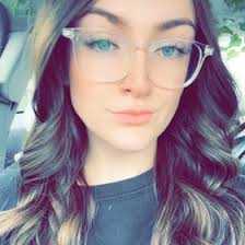 Diana Comer's Instagram, Twitter & Facebook