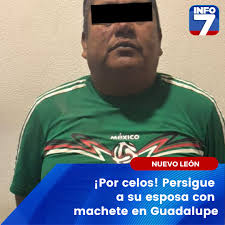 🚨⚖️ Policías municipales detuvieron a un hombre sorprendido intentando  agredir a su pareja con un machete en la colonia Tierra Propia.