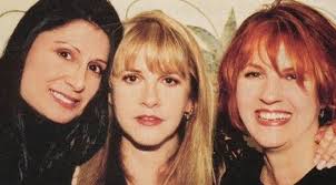 ✨ Stevie Nicks @stevienicks and her incredible backup singers, Lori Perry  Nicks and Sharon Celani create pure magic every time they take the stage  together. . With their harmonies blending seamlessly, they've
