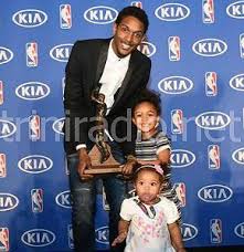 The clippers wives and girlfriends were having a great time courtside in the arena. Rompre Avec La Petite Amie Rece Mitchell Qui Sort Avec Louiam Williams Maintenant Potins