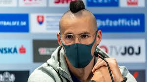 Marek hamsik, kelimenin tam anlamıyla ilk oyunlardan napoli kulübünün hayranlarının favorisi oldu. Richard Hamsik Na Rovinu O Buducnosti Mareka V Reprezentacii