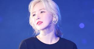 The accident happened during wendy's rehearsal for her special stage for aladdin ost around 11:00 am, the rehearsal went smoothly, the following the accident, the scene was chaotic, wendy was immediately rushed to the hospital, red velvet members were in utter shock after hearing the news. Sbs Releases Official Apology Letter To Red Velvet S Wendy For Causing Her Accident
