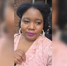 When MoMo sees Aisha leaving D's house and she swings