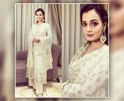 2,227 likes · 23 talking about this. 5 No Salon Hairstyles That Will Look Amazing On Ethnic Wear