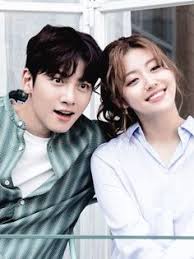 Kim Ji-Won y Amber Liu