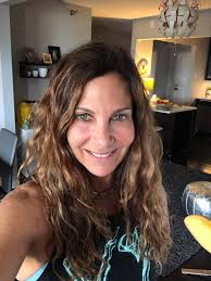 Golden Bachelor Leslie Fhima