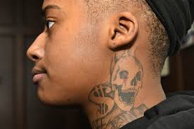 Lloyd Wolf Photographer: D25