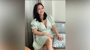 Jumlah followenya mencapai 1 juta orang. Tante Ernie Pemersatu Bangsa Kini Positif Covid 19 Foto Tempo Co