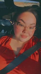 Samantha Flowers's Instagram, Twitter & Facebook