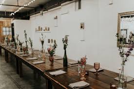 Union Pine Wedding Portland Oregon Wedding Urban Wedding Reception Long Brown Farm Tables Wit Wedding Venues Oregon Urban Wedding Reception Junebug Weddings