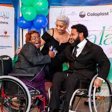 Well, 🥂 to an early Christmas for me❗️ Y'all don't understand how excited  I am about my new set of spokes and tires! Ever since @spinergywheels  launched their Design Lab, wheelchair users