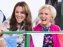 Mary berry, duchess of cakes, and prince william and kate middleton, duke and duchess of cambridge, are teaming up to film a bbc special, a berry royal christmas, in december. Best Moments From Kate Middleton Mary Berry Christmas Special Insider