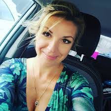 Valerie Menard's Instagram, Twitter & Facebook