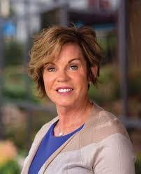 Dena Cantrell's Instagram, Twitter & Facebook