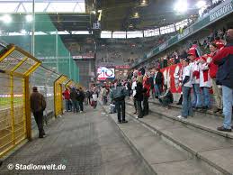 Signal iduna park and westfalenpark.…located in the heart of dortmund, this apartment building is within 1 mi (2 km) of dortmund opera house and westfalenhallen. Fotos Signal Iduna Park Stadionwelt