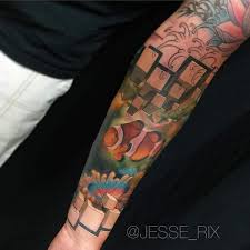 Nope, it's just a nicely done tattoo that is just an illusion, my friends! Optical Illusion Tattoos Trick The Eye By Revealing Images Under The Skin