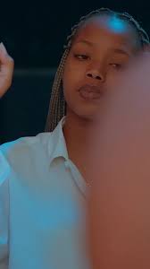 Nikatabasamu na kumuachia, alitupeleka kwenye super nzuri za nguo tukanunua  nguo za garama. Baada ya siku kadhaa nilikua nipo nyumbani nikashangaa  kupata ugeni sio wa kawaida mabinti wawili na wavulana wa tatu,