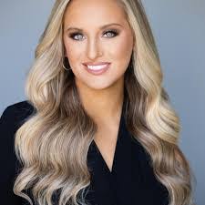 Molly Patt's Instagram, Twitter & Facebook