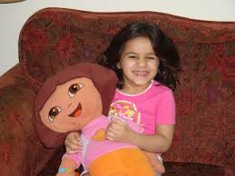 Chuir Dora the Explorer grianghraf nua...