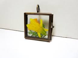 Real Duffodil Necklace Yellow Flower Jewelry Birthday Gift Etsy Pressed Flower Necklace Flower Jewellery Birthday Jewelry Gift