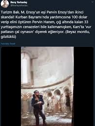 Turizm bakanı mehmet ersoy'un eşi pervin ersoy'un elini öptürüp 100 dolar verdiği kare sosyal medyada kısa sürede gündem olmuştu. Turizm Bakani Nin Esinin Cig Faciasi Yasandigi Sirada Kars Ta Gittigi Eglenceye Ait Goruntuler Akp Yi Karistirdi Haberdar Gercekler Sadece Gercekler