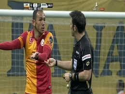 15 mart 1983, yeşilhisar), süper lig takımlarından yeni malatyaspor'da forma giyen ve forvet mevkisinde oynayan türk millî futbolcudur. Galatasaray Da Umut Bulut Kirmizi Kart Gordu