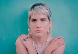 Cita de libros: “Isla Decepción”, la primera novela de Paulina Flores sobre  la huida al fin del mundo