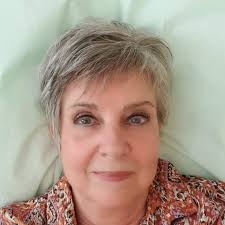 Je gelooft het bijna niet lieve mensen. Even een berichtje van achter de  schermen 😊. In februari kreeg ik klachten aan mijn rechteroor na een  infectie. Piepen en een giga druk om